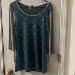 BKE Buckle Teal Sequin Long Sleeve Top